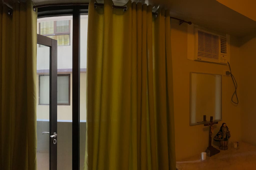 Room 1 access to Balcony
