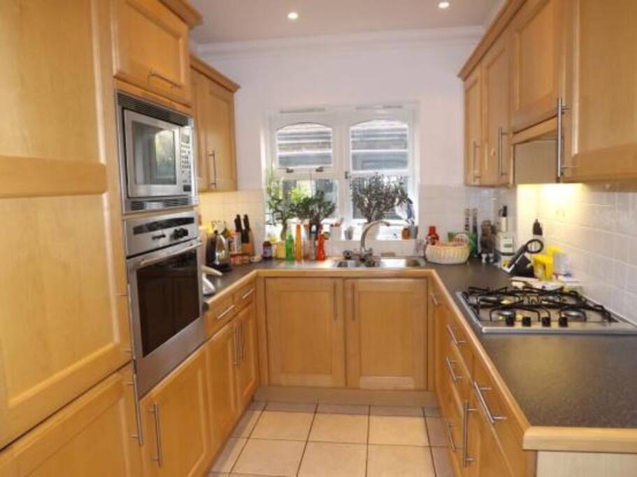 Kitchen available for guests to use