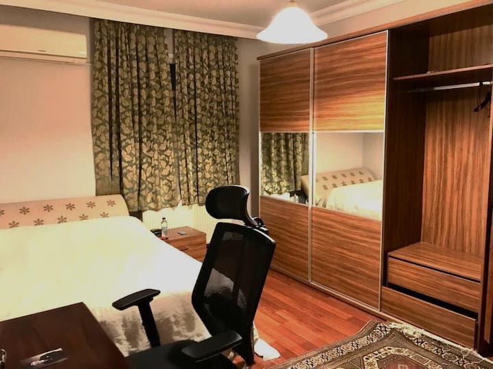 Dormitorio 2  (1 cama tamaño king + 1 sofá cama)