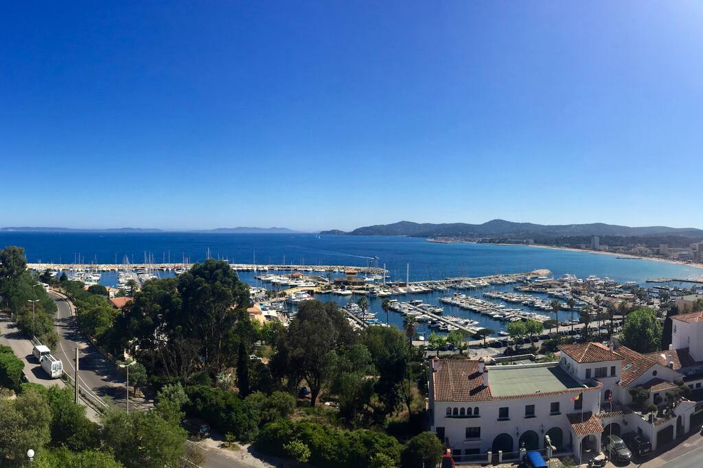À 200 m du port, des plages et du centre ville.