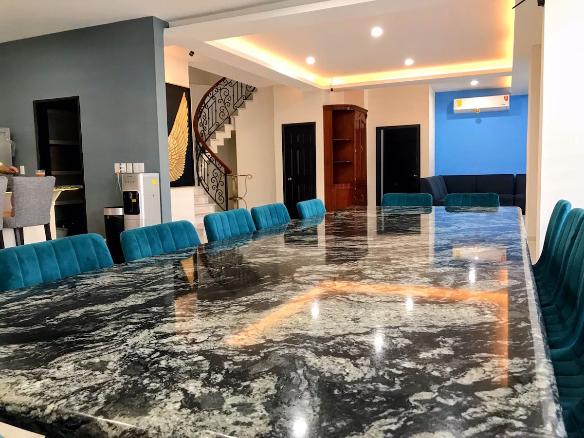 7BR Villa in Mazatlán — 7 bedroom vacation rental in Mazatlán