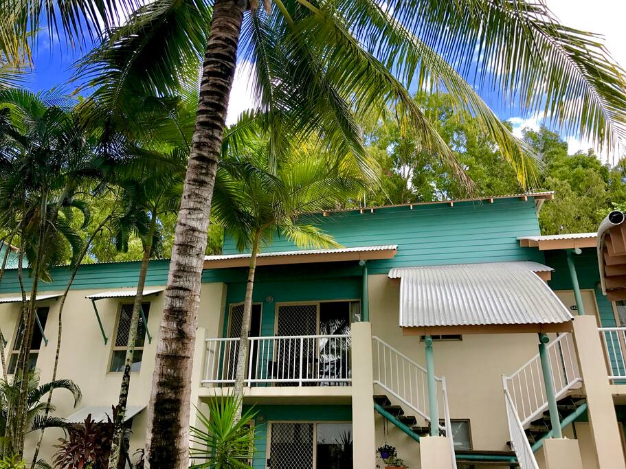 Surrounded by palm trees, you'll love this top floor apartment