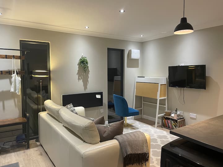 New, Modern Annex In Se London - 런던