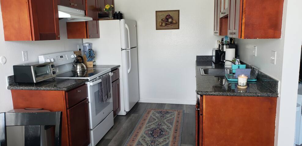 (11) Rainbow Cozy and Sunny Apartment in Cupertino gallery image 3