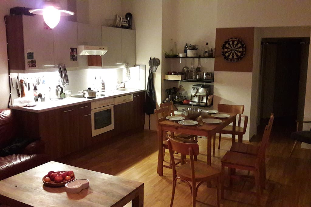 Wohnzimmer/
living room