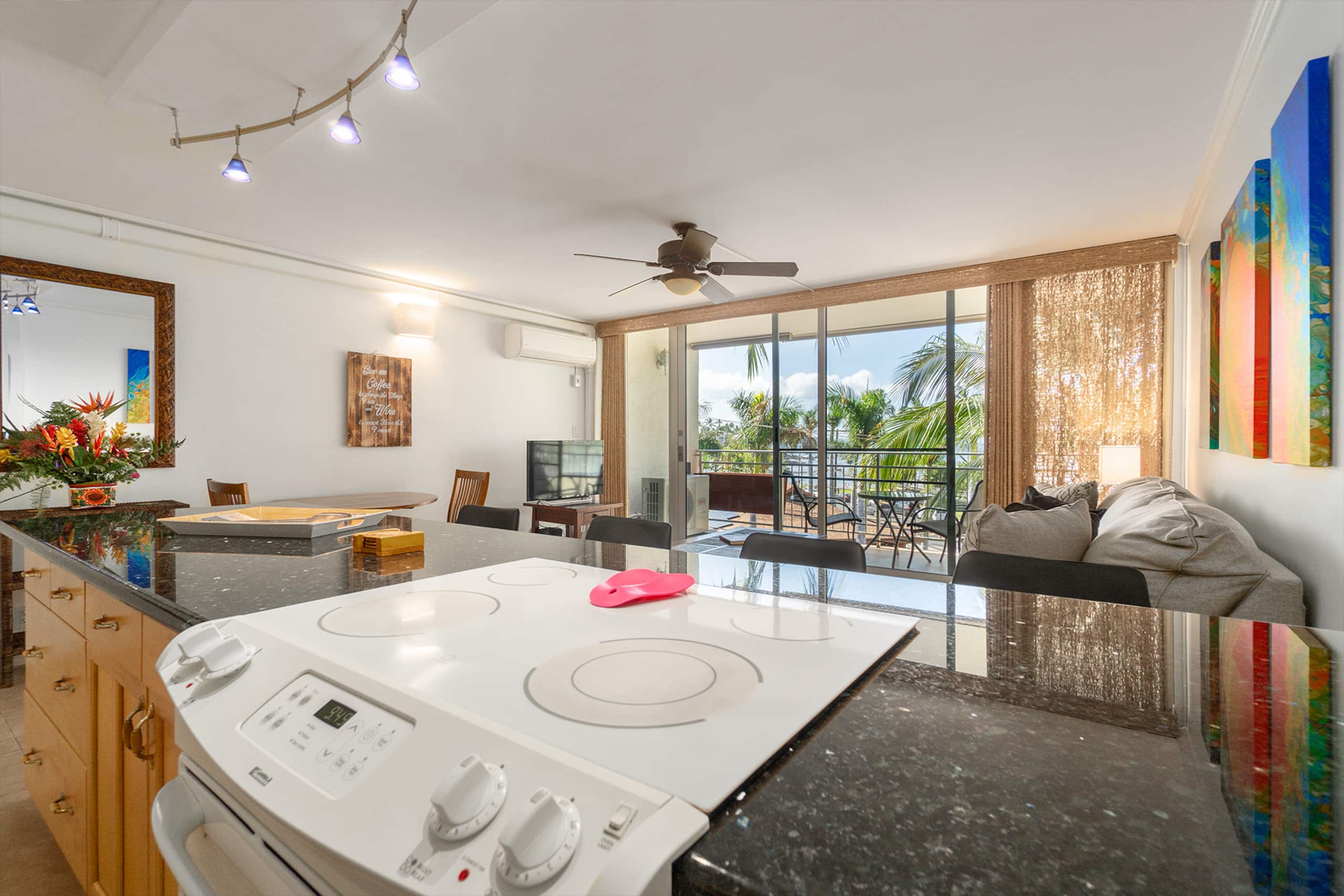 Condo in Kihei · ★4.82 · 1 bedroom · 2 beds · 1 bath - Image 6