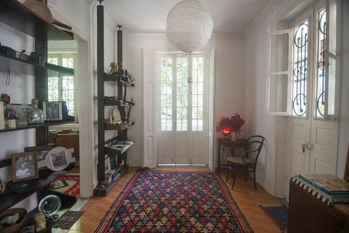 Beautiful 1920 House with big yard gallery image 5