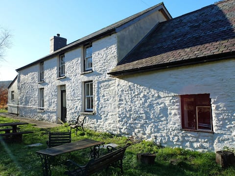 Dolgoch Hostel Tregaron Mid-Wales sleeps 20