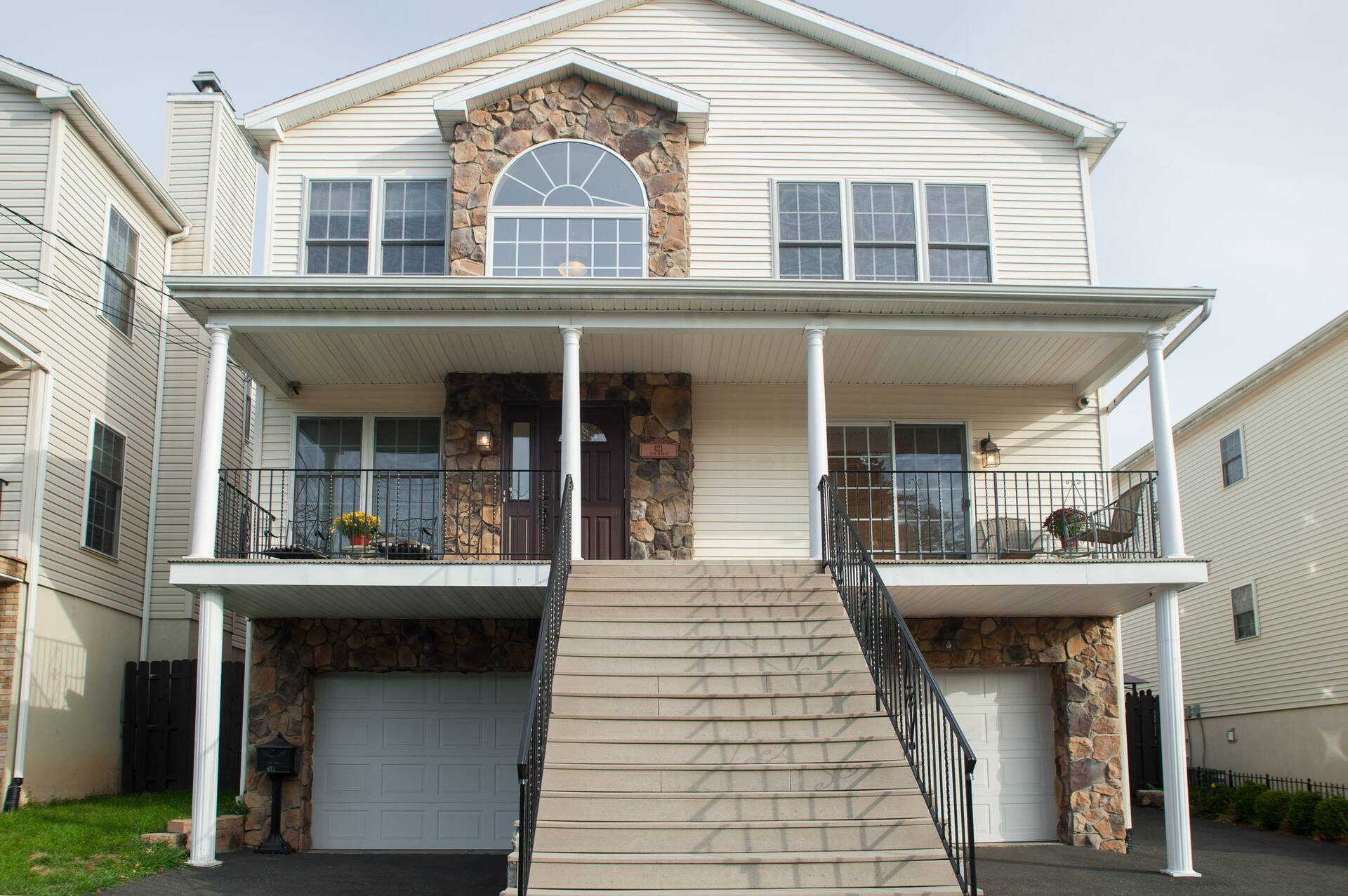 Home Away from Home - 3 Bedroom 2 Bath Apartment!