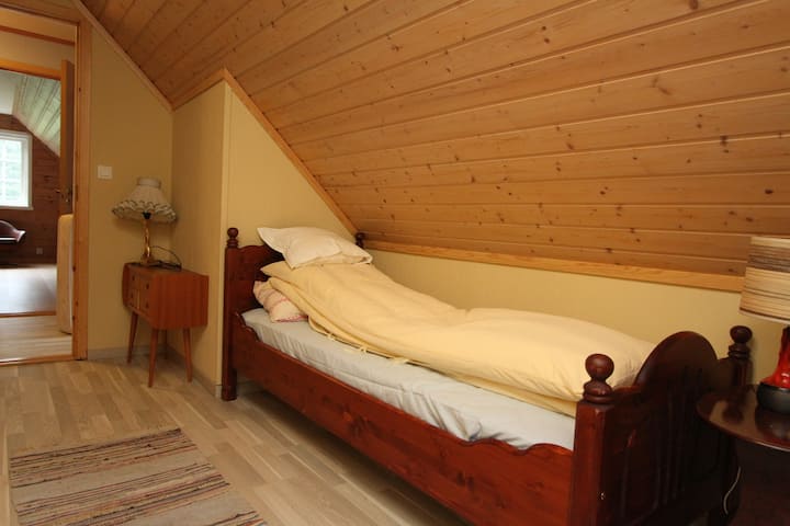 საძინებელი 4