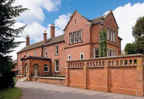 Castle Hill House