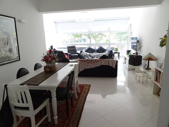 Leblon 4 Quartos Quadra Praia com piscina aquec. gallery image 3