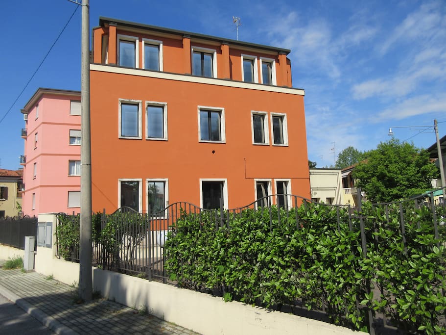 BUILDING 3