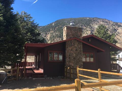 Silver Cloud Cabin - Dogs OK - 15 min to Loveland