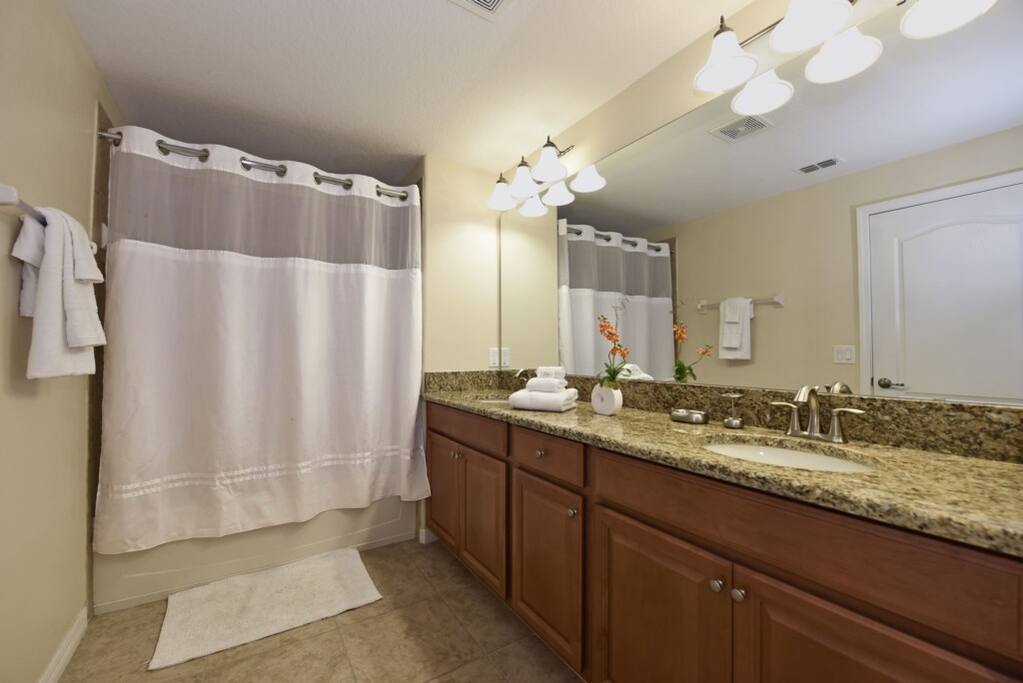 Bathroom Master.jpg
