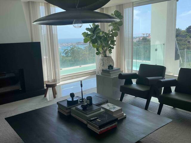 Elegant house with beach and forest view gallery image 3