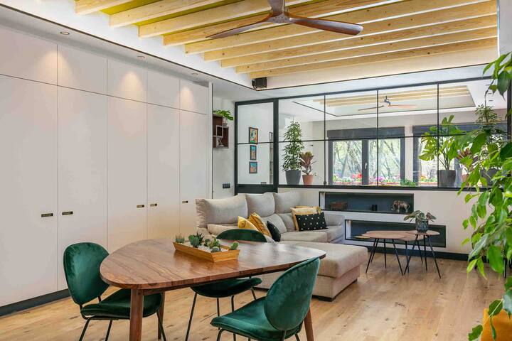 Cosy design apartment in Madrid, next to Retiro gallery image 5