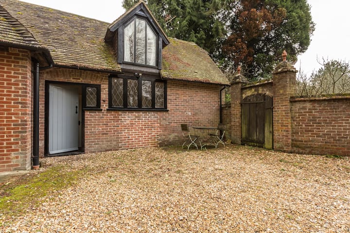Stable Apartment near Winchester