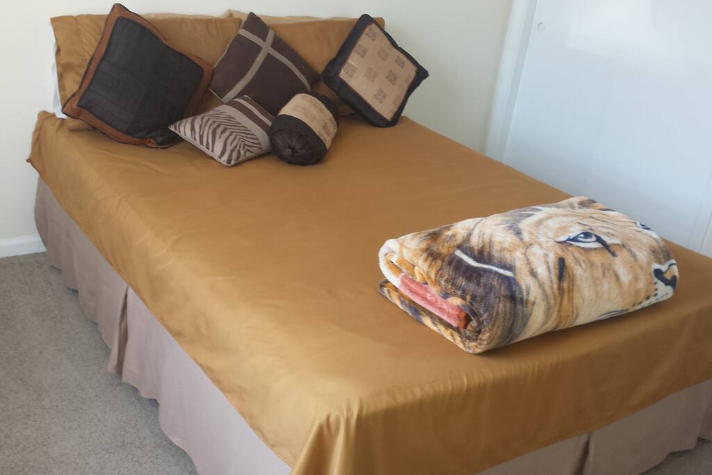 Second Bedroom.....1200ct sheets....