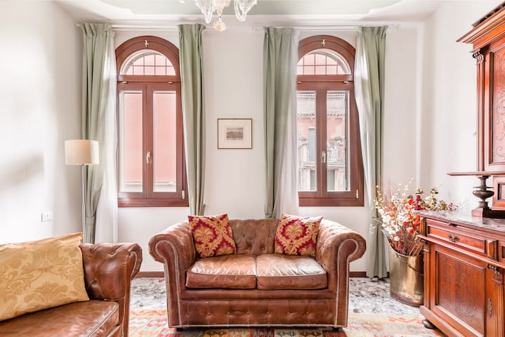 Procuratie Uno, Elegant and Bright Apartment in Cannaregio