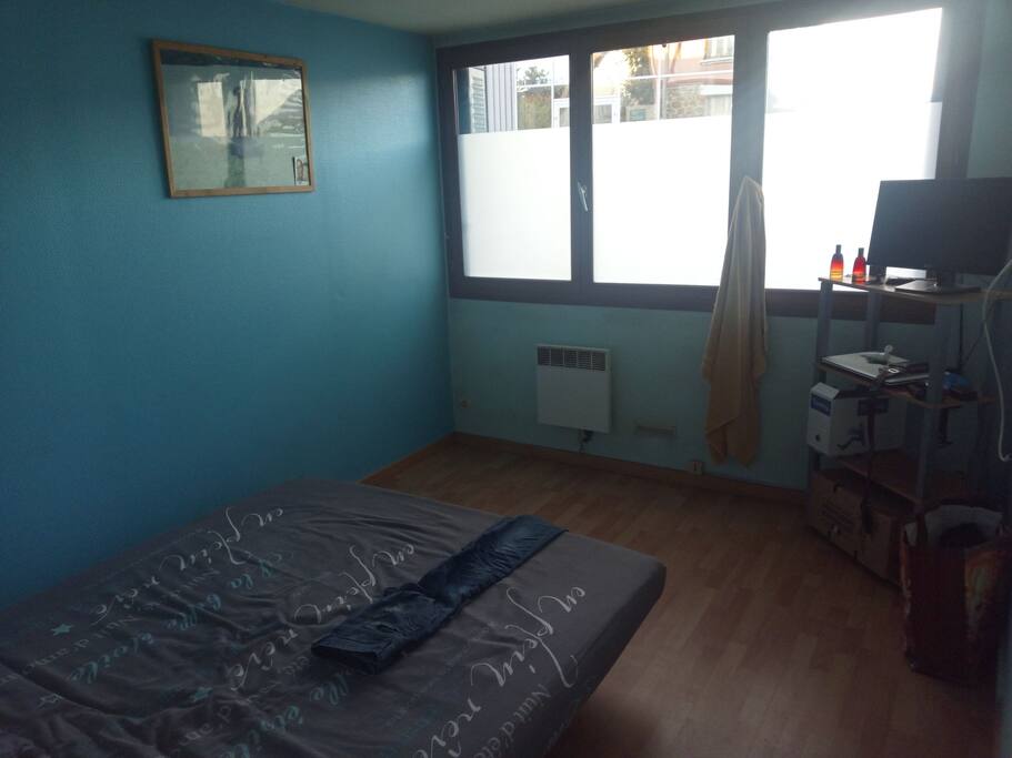chambre très sobre