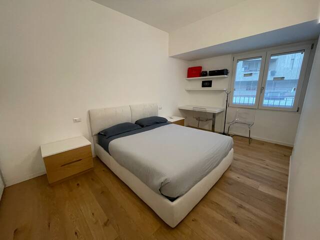 Bilocale moderno appena ristrutturato a Milano gallery image 2