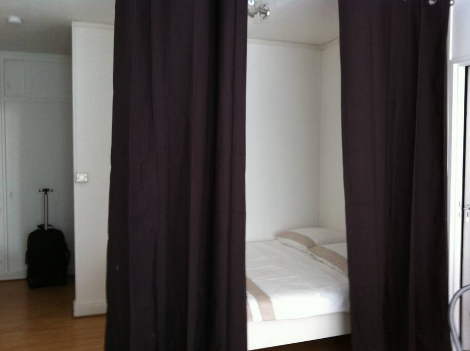 Coin couchage avec lit 140 x 200