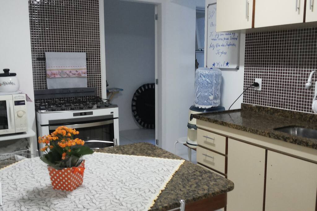 Cozinha para uso comum.