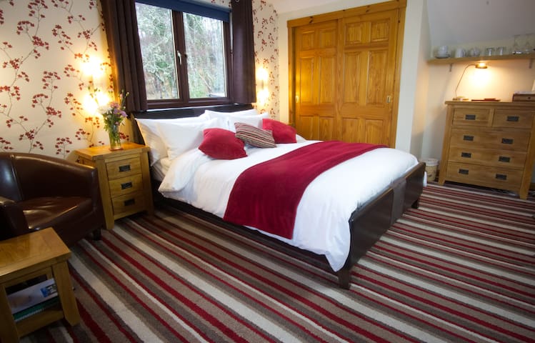 Stylish Room Overlooking Loch Ness
