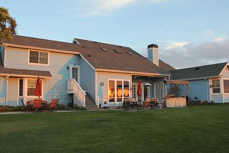 Spacious 2BD w/rural views