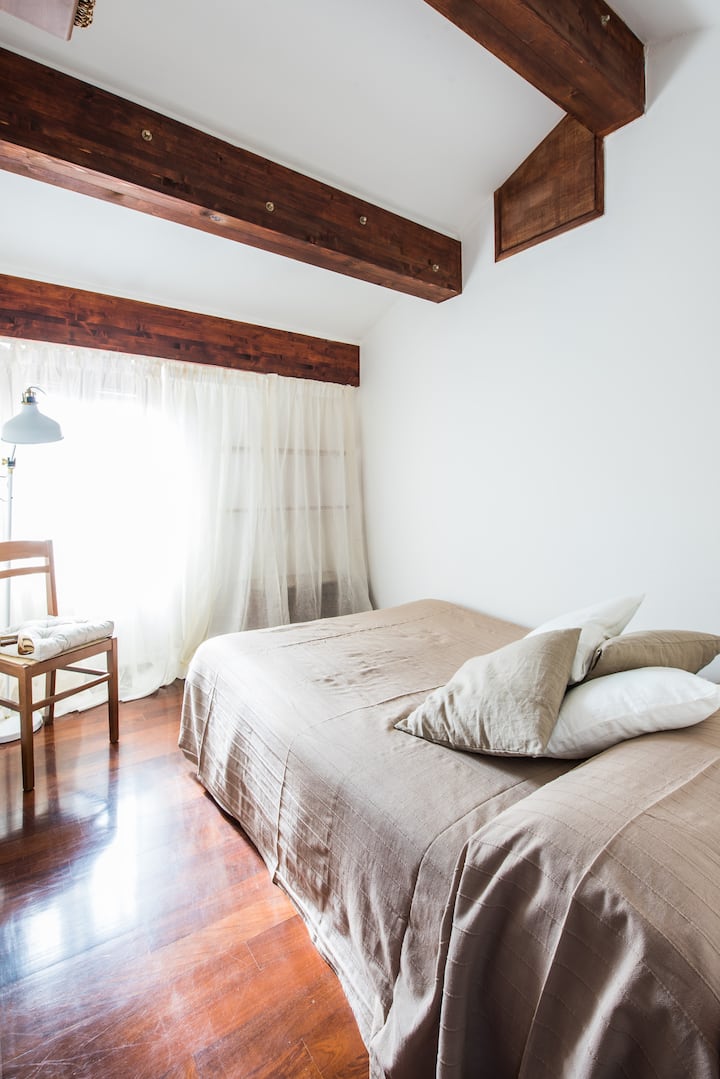 La seconda camera da letto - Il comodo letto matrimoniale