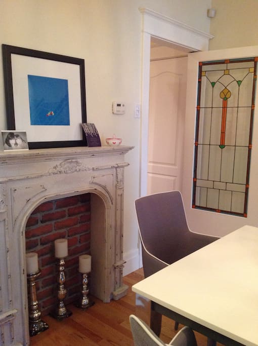 Foyer de la salle à manger / Fire place in the dinning room