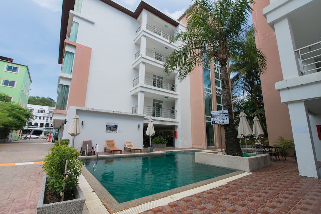 Swimming pool