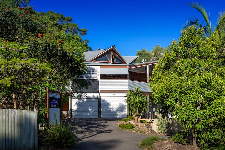 Dome House – Eco & Pet Friendly Treehouse