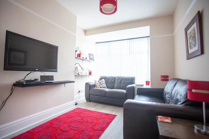 Guest lounge area  with TV/DVD and Freeview.