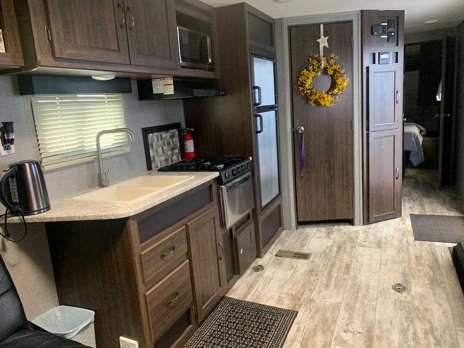 Feel like home. Cozy,  spacious and safe.