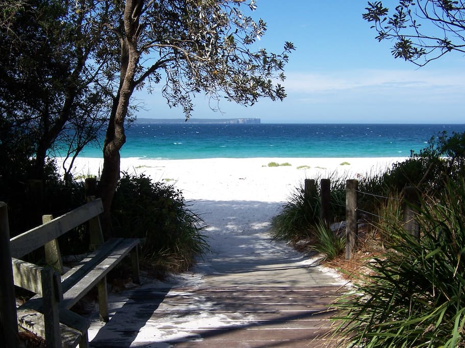 Treehouse Vincentia Houses for Rent in Vincentia, New South Wales