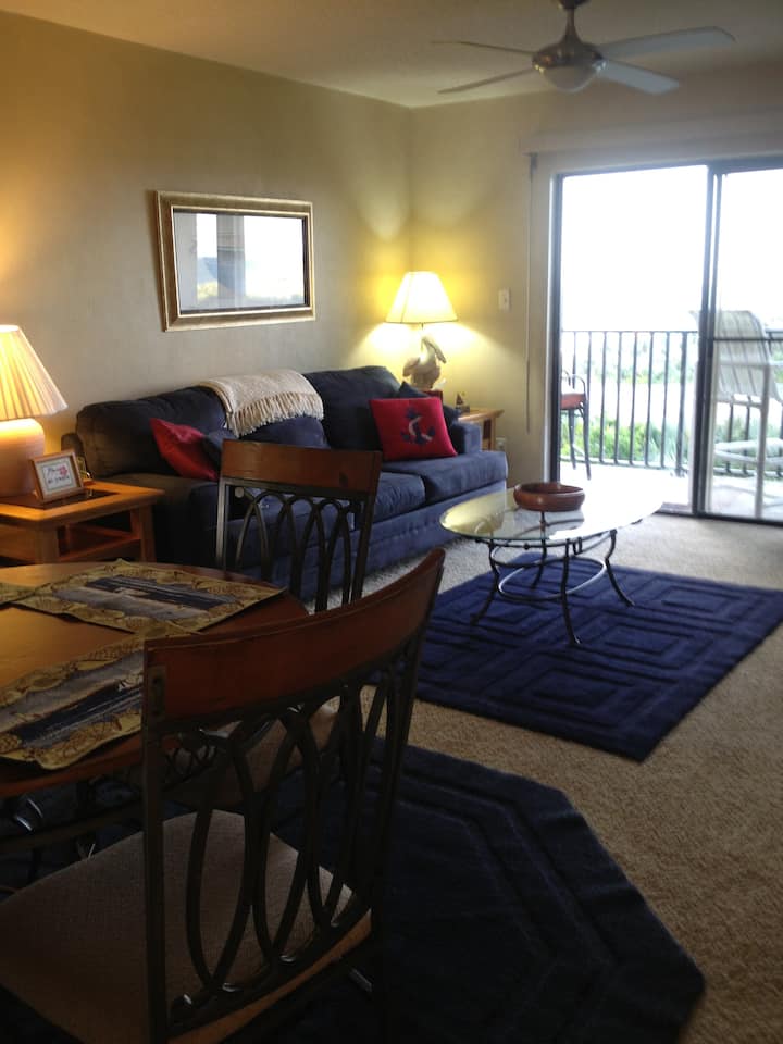 Updated 2 Bed, 2 Bath Beachside Condo. - Florida