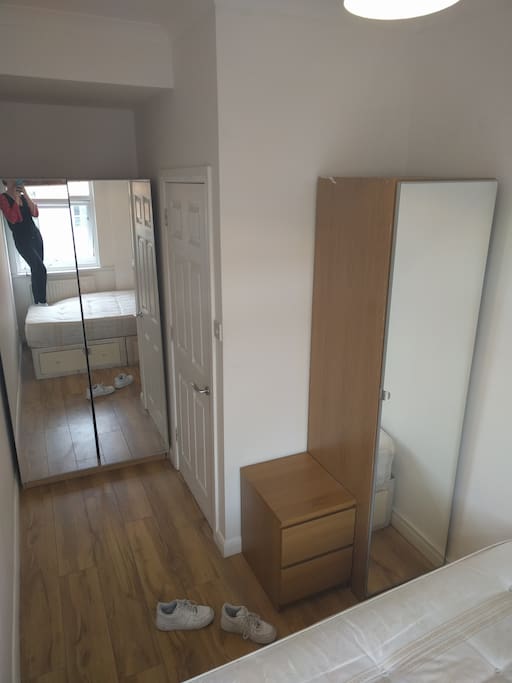 Plenty of wardrobe space....