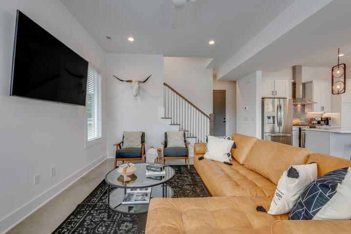 Lux on 11th/Rftop deck/10 Beds gallery image 2