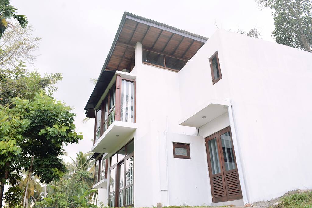 fully glazed rooms for panoramic nature view