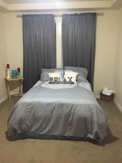 Immaculate one bedroom, full tempurpedic mattress