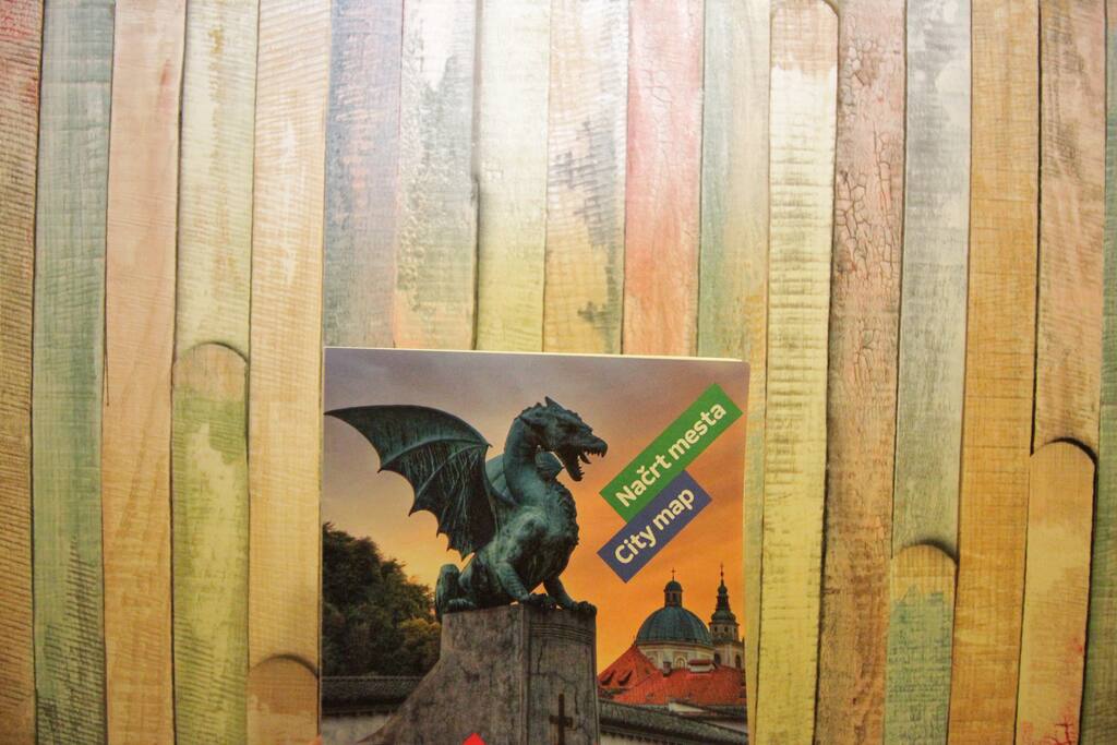 Welcome to the dragon bridge apartment. Ps. Free map when you stay with us.