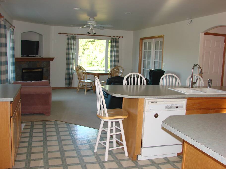 Breakfast bar and Family Room
