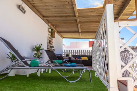 HAPPY LARGE DOUBLE ROOM IN TYPICAL "TERRERA" HOUSE