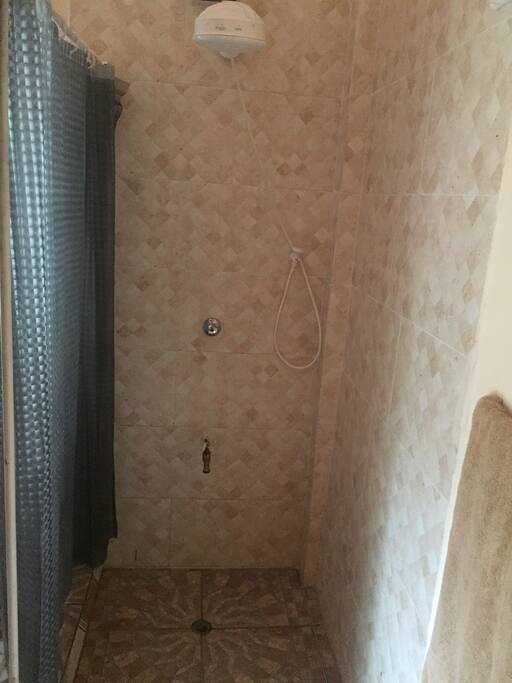 Hot and cold bathroom