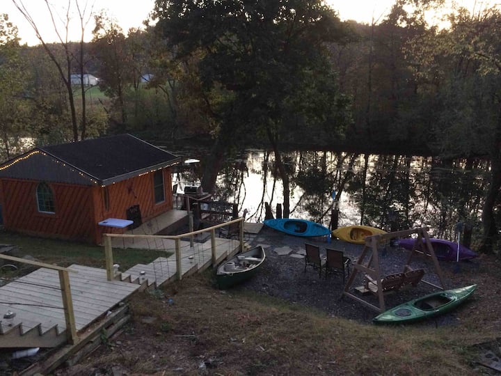 Fisherman’s Paradise n a romantic couples getaway Tiny houses for