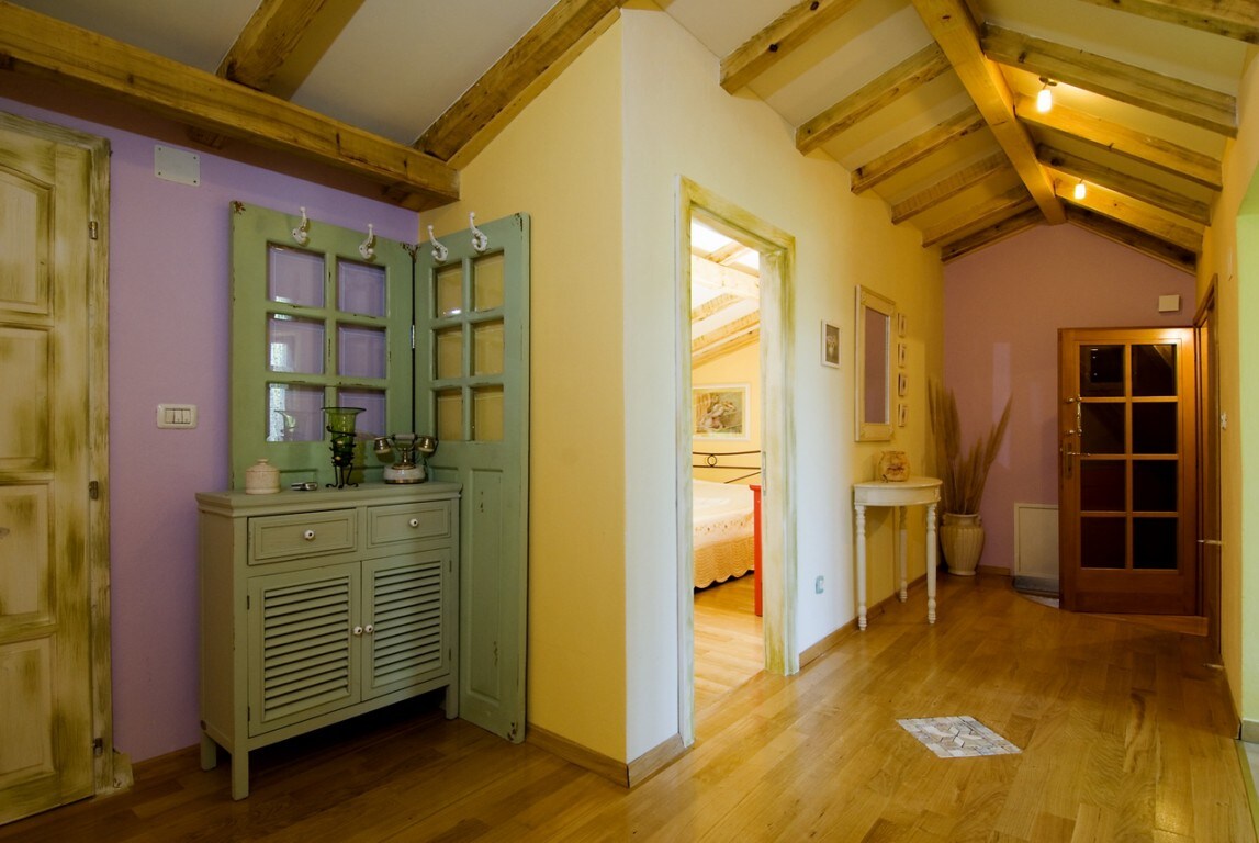 الطابق العلوي/الممر