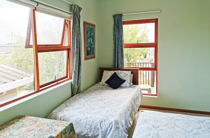 Vue sur le coucher du soleil la nuit