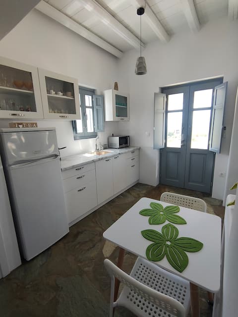 Successful Airbnb property: Scarpathia House in Δήμος Αμοργού